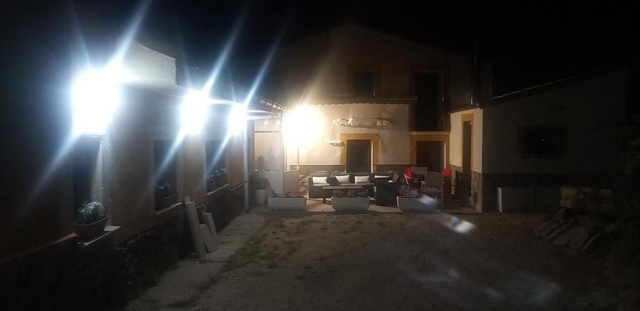 Casa Rural Los 7 Pinos De Gredos Navarredonda de Gredos Bagian luar foto