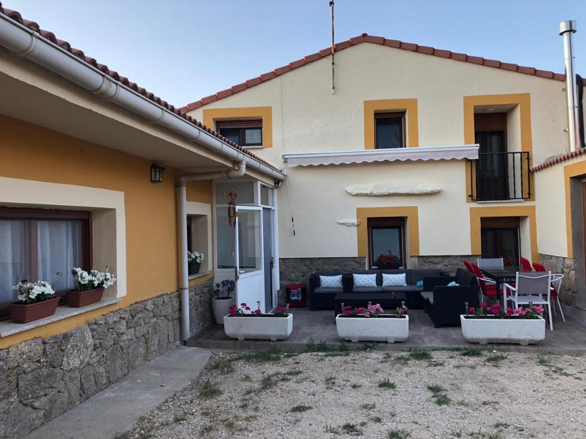 Casa Rural Los 7 Pinos De Gredos Navarredonda de Gredos Bagian luar foto