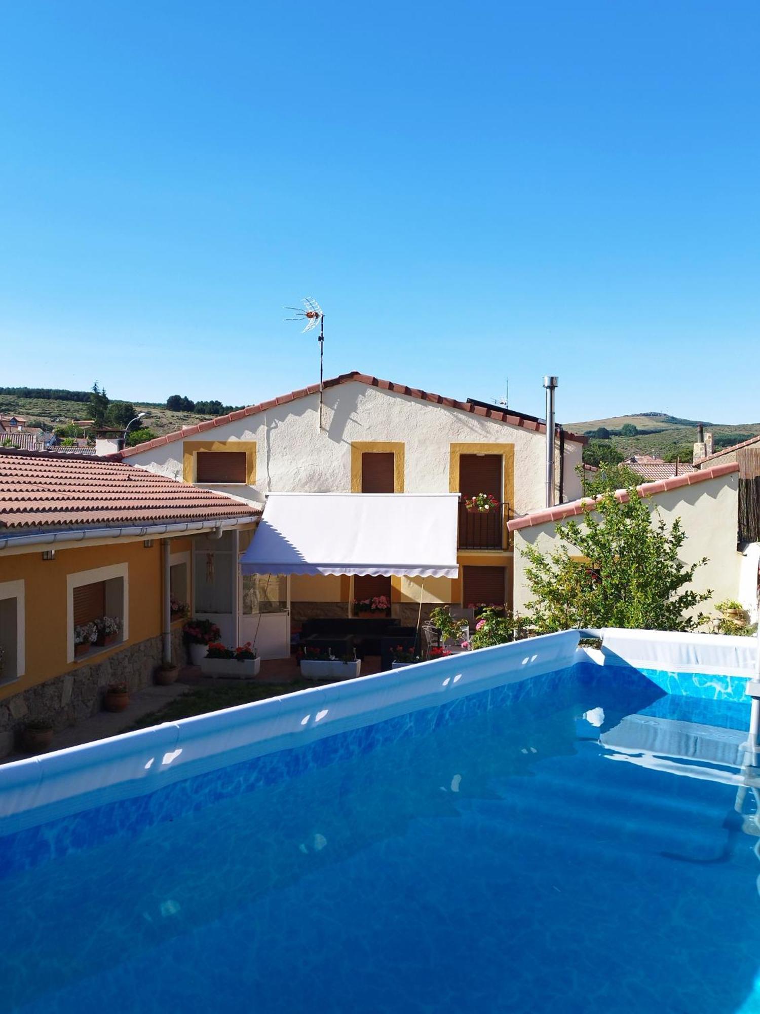 Casa Rural Los 7 Pinos De Gredos Navarredonda de Gredos Bagian luar foto